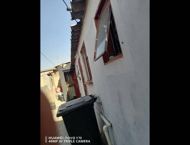 13 BEDROOM HOUSE FOR SALE IN KAALFONTEIN